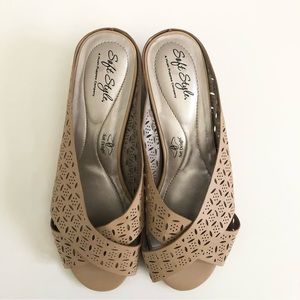 Soft Style sandals for women size 7